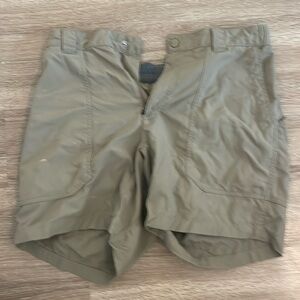 LL Bean Shorts Mens Medium Green Chino Nylon Hiking Outdoor Casual Classic